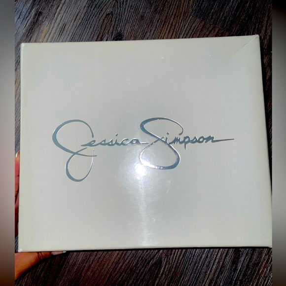 Jessica Simpson Black and Silver Heel Size 8 - Picture 3 of 3